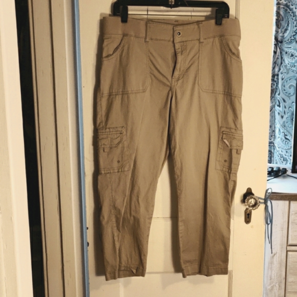 Cargo Capris